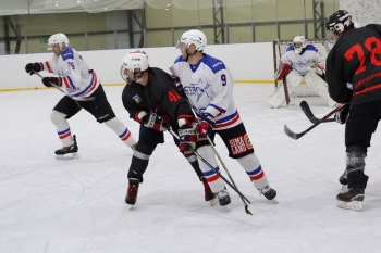 Хоккейная команда Чесменского округа &laquo;Легион&raquo; вышла в финал чемпионата Ночной хоккейной лиги