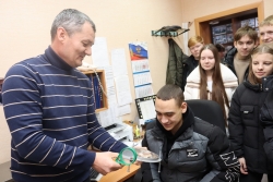 Чесменские полицейские и общественники провели День открытых дверей для старшеклассников