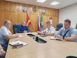 В администрации Чесменского округа прошло заседание антитеррористической комиссии, посвященное предстоящему Дню знаний и выборам