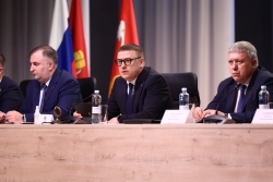 Алексей Текслер провел выездное областное совещание с членами регионального правительства и главами муниципалитетов в Южноуральске