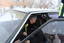 Всероссийская акция &laquo;Цветы для автоледи&raquo; проходит в Чесменском округе