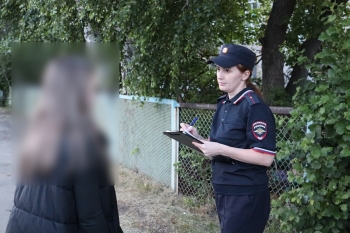 Чесменские полицейские напоминают подросткам и их родителям о соблюдении требований комендантского часа
